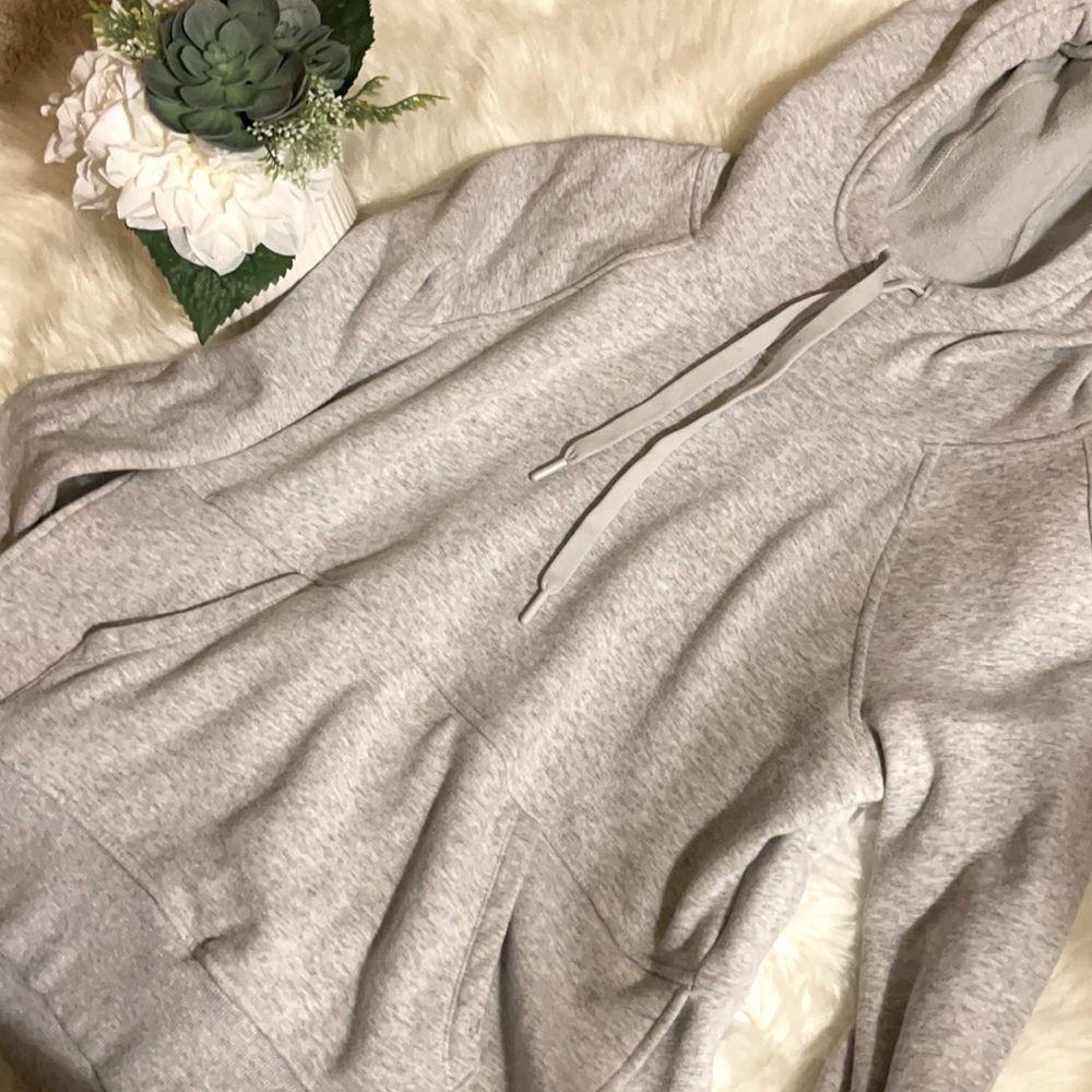 GRAY HOODIE